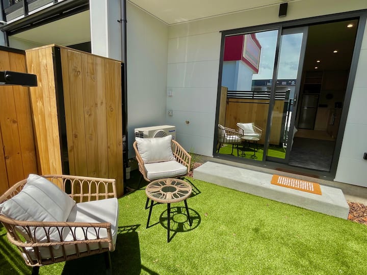 Sunny Studio Haven In Central Christchurch - Christchurch