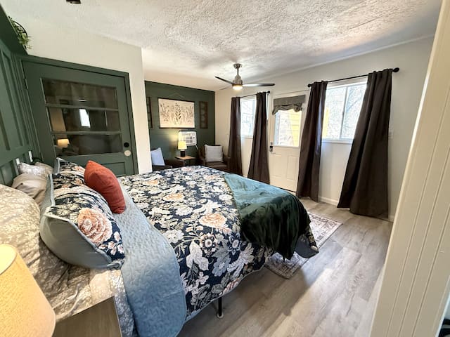 Creekside Retreat Inn & Suites managed Airbnb listing 1