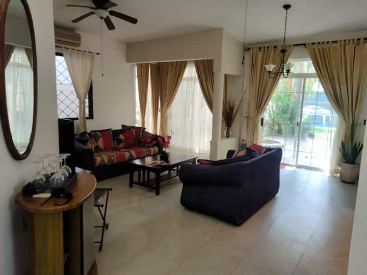Family House 12p Swiming Pool Central Air Conditioning - タンピコ