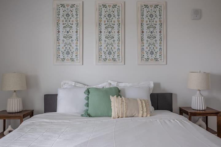 Master bedroom w/ luego bathroom.