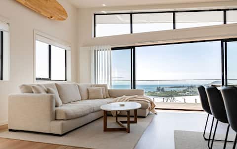 Successful Airbnb property: Surfscape in Glamorgan Spring Bay