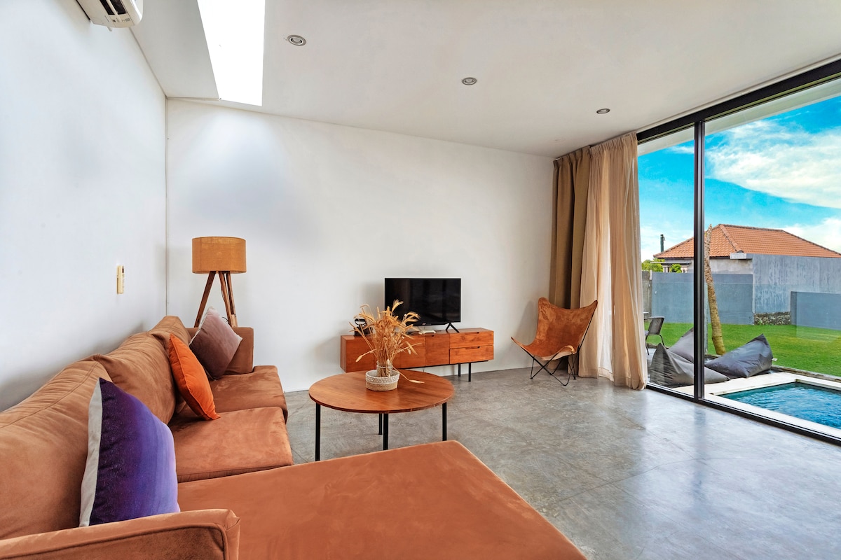 Villa in Kecamatan Kuta Utara · ★4.86 · 2 bedrooms · 2 beds · 2 private baths, comparabile Airbnb