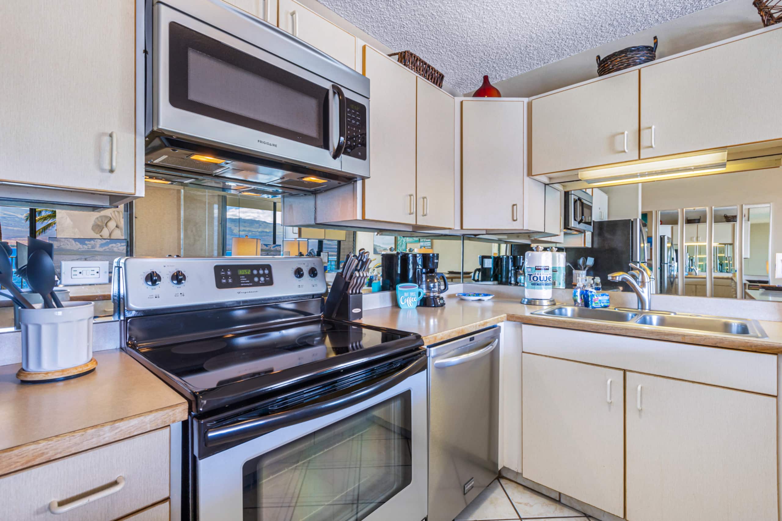 Condo in Wailuku · ★4.91 · 1 bedroom · 1 bed · 1 bath - Image 5