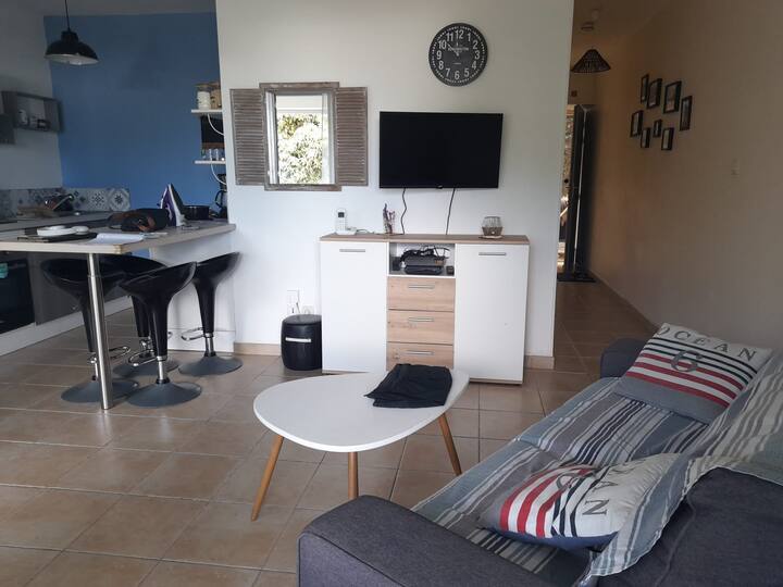 Appt Cosy · Vue Mer, Piscine & Calme Aux Avirons - La Réunion