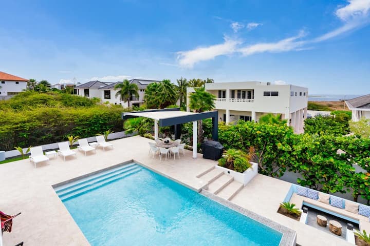 Villa Coastal Bliss | Pool & Sea View At Jan Thiel - Curaçao