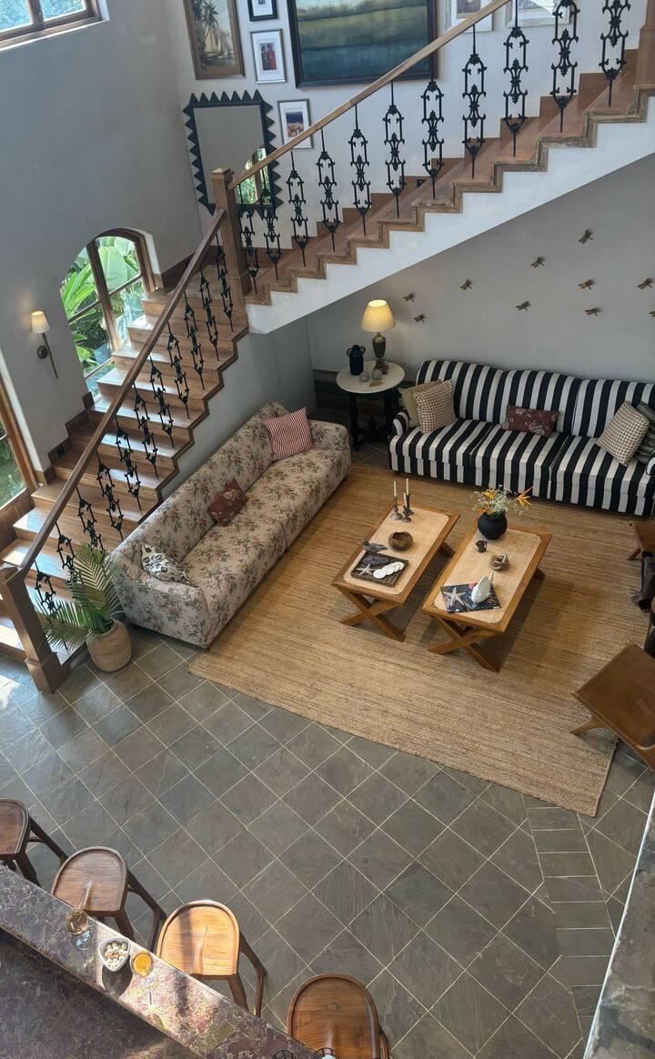 Living room image 6
