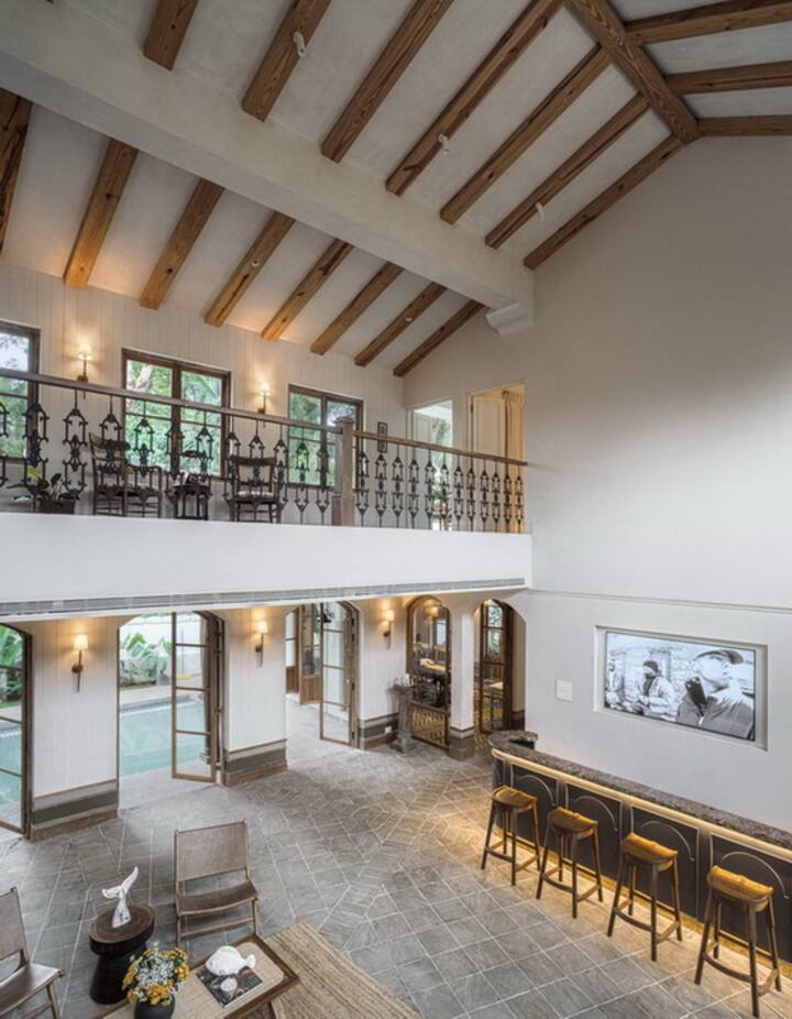 Living room image 9