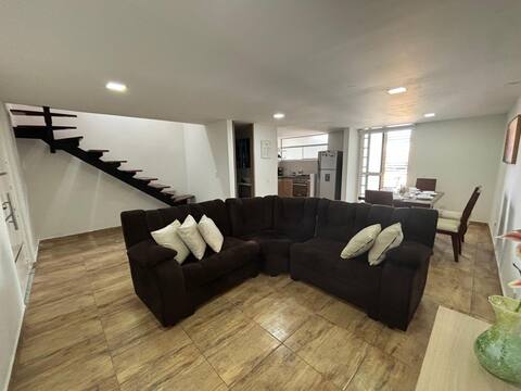 Anuncio de Airbnb popular: Perfect Apartment for Groups en Kennedy