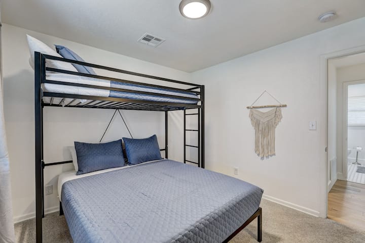 Chambre avec lits superposés !