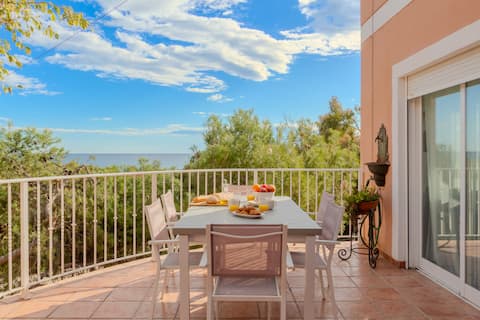 The Ocean Retreat - Beach Villa next to the sea