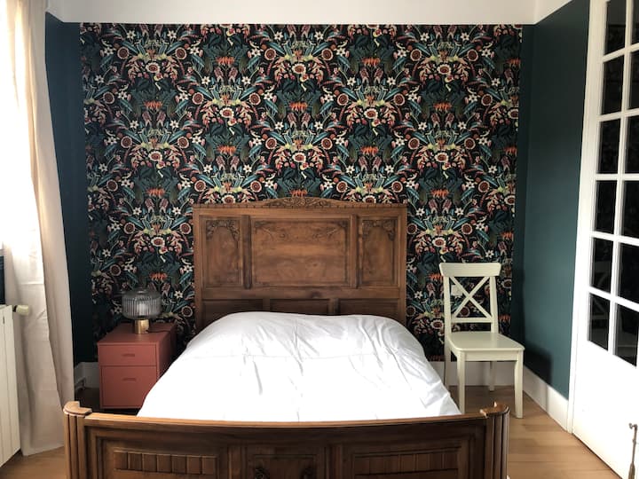 غرفة النوم 2 في الطابق العلوي - سرير مزدوج (140)  