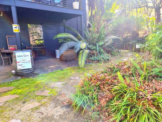 The Main House (include Water Cottage) gallery image 4