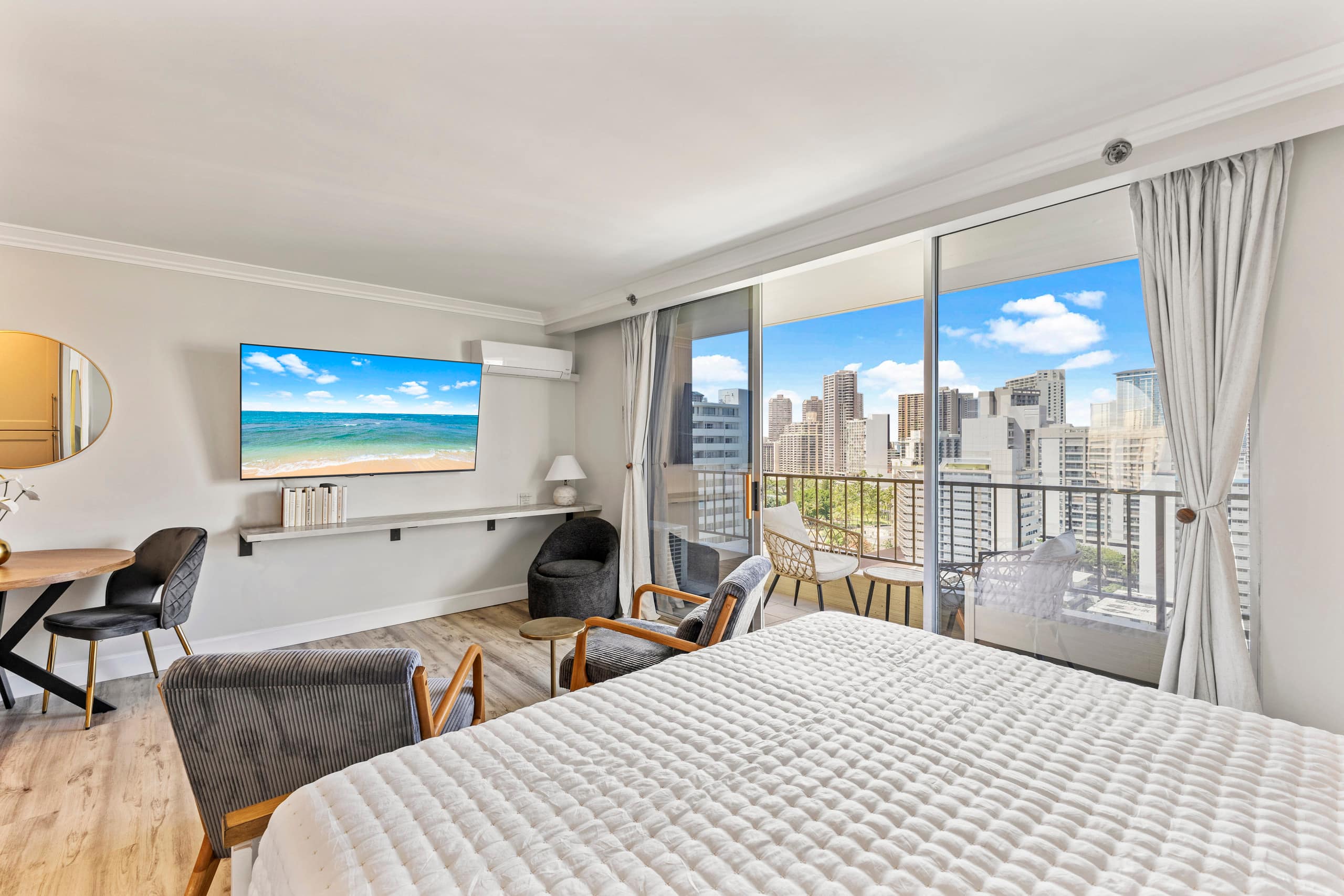 Modern Unit with Stunning Waikiki View w/ Lanai - Image 21