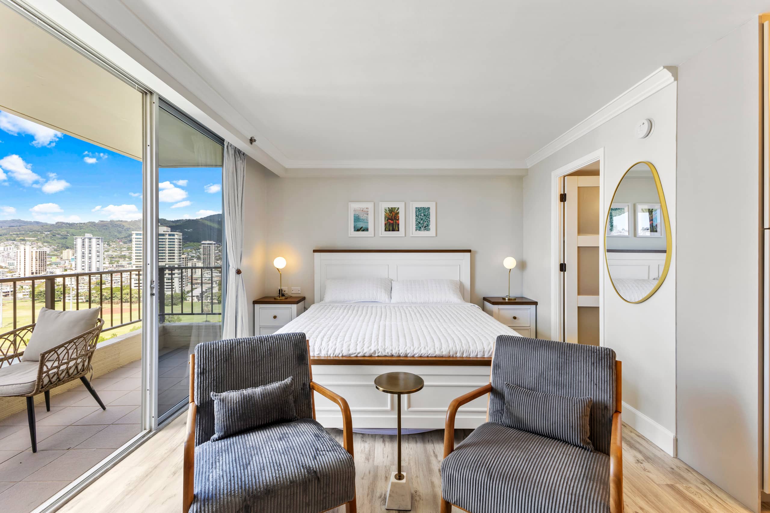Modern Unit with Stunning Waikiki View w/ Lanai - Image 18