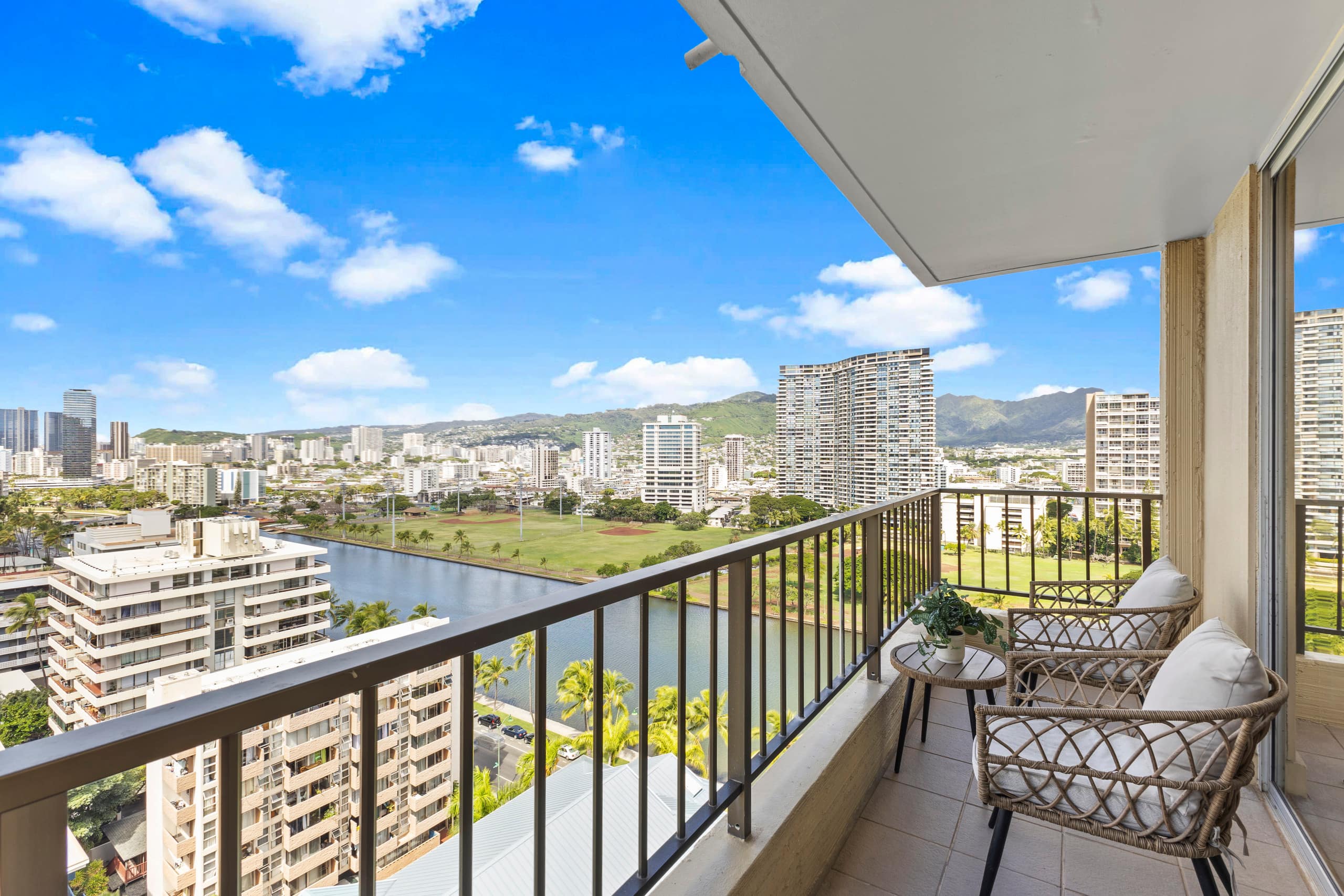 Modern Unit with Stunning Waikiki View w/ Lanai - Image 11