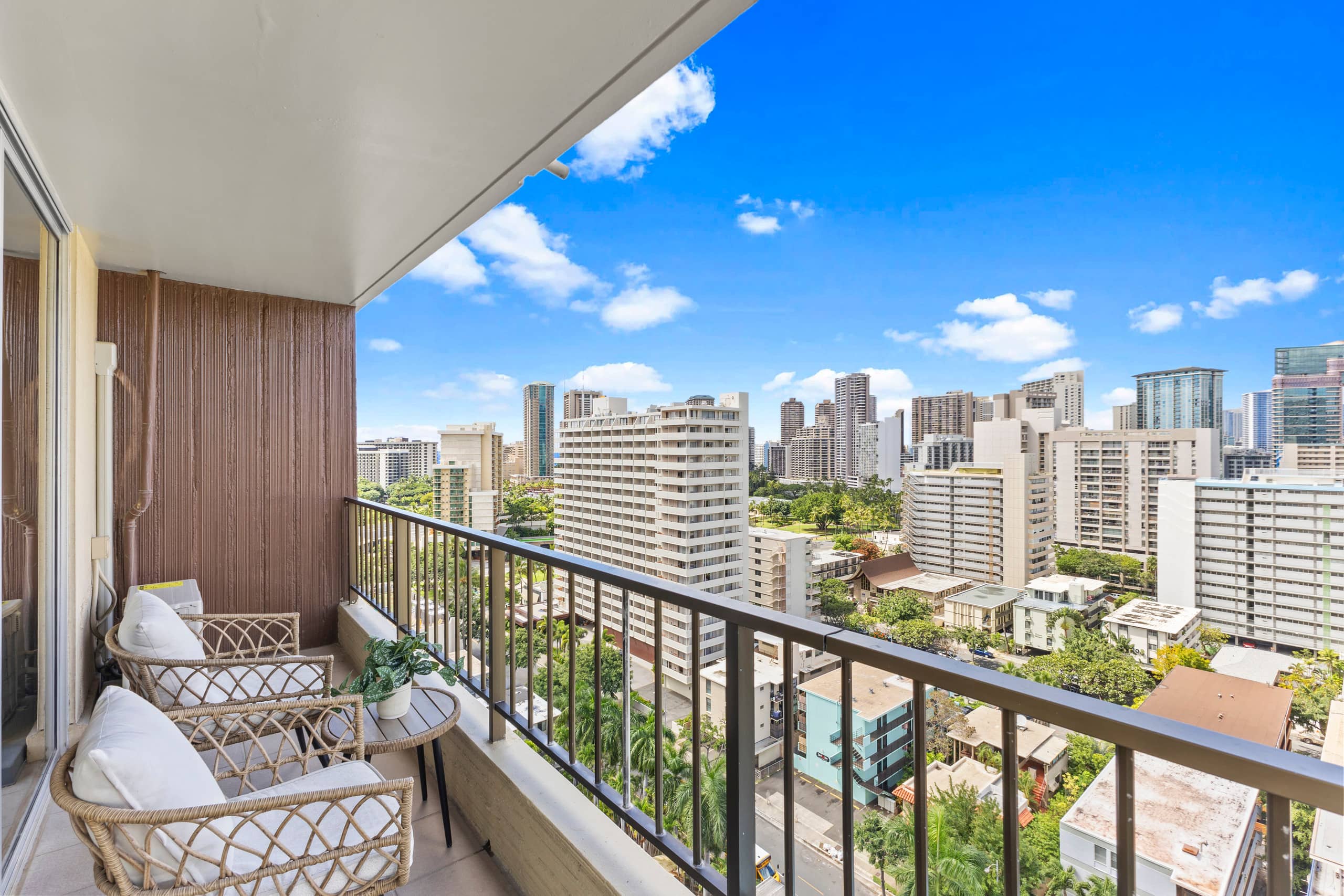 Modern Unit with Stunning Waikiki View w/ Lanai - Image 10