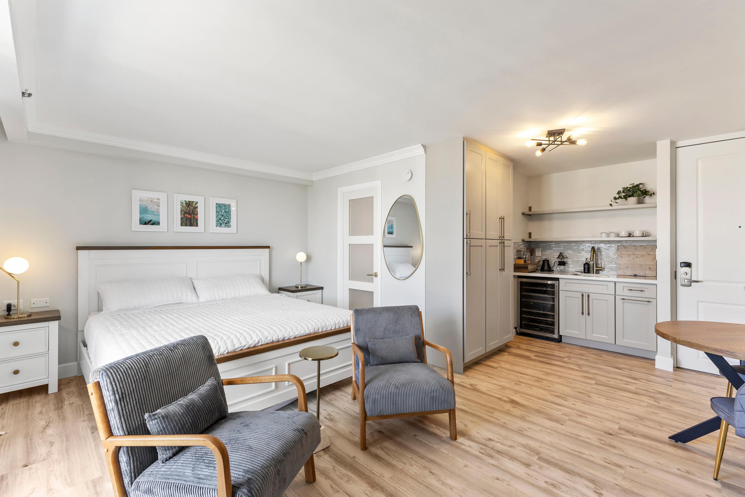 Modern Unit with Stunning Waikiki View w/ Lanai - Image 17