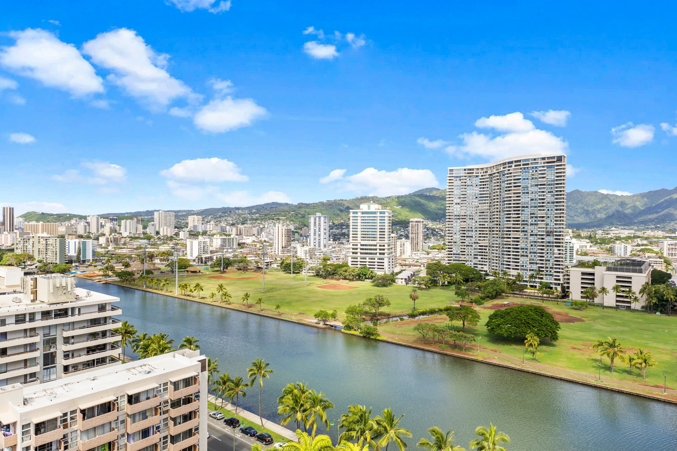 Modern Unit with Stunning Waikiki View w/ Lanai - Image 25