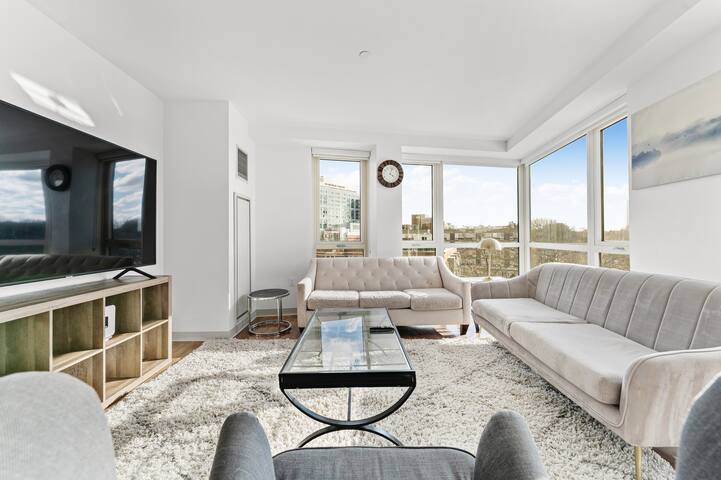 Luxury corner 2BR 2BA Boston Jamica pond Hospitals