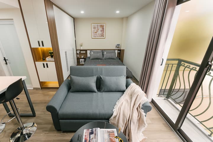 Quiet 40m² Apt  Balcony  5 Min To Train Street - Vietnam