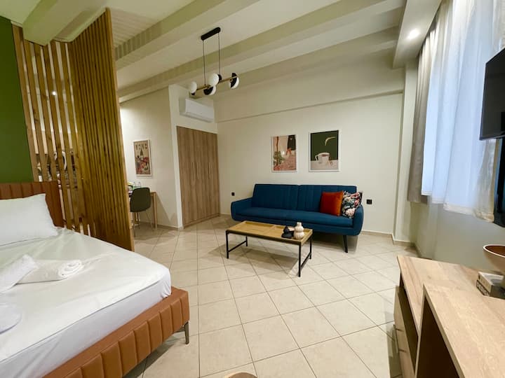 Olive Room, City Center Studio - Перея