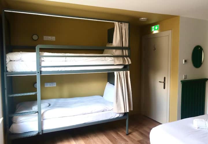 Private 4 Bed Family Room - Ballina, Ireland