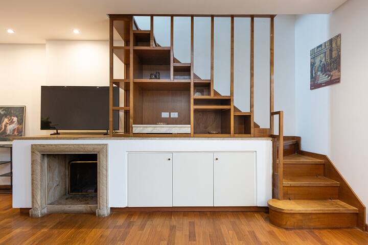 Amazing Via del Tritone gallery image 5