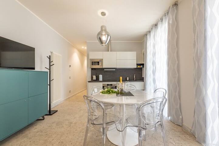 Heavenly Trevi Luxury Apartment gallery image 4