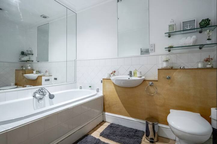 2BR | Garden | Nespresso machine | Direct access gallery image 5