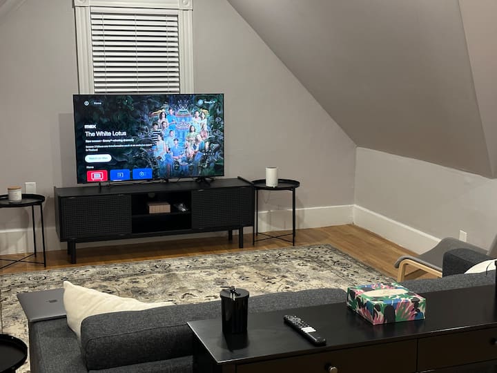 Bright & Private Home W/king Bed - Quincy, MA