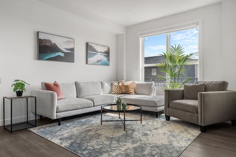 Mountain View Townhouse | Cochrane