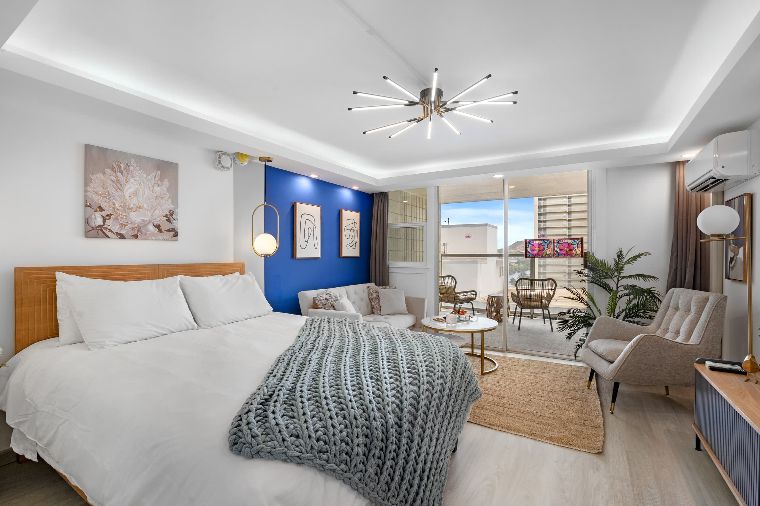 Condo in Honolulu · ★4.82 · Studio · 2 beds · 1 bath - Image 22
