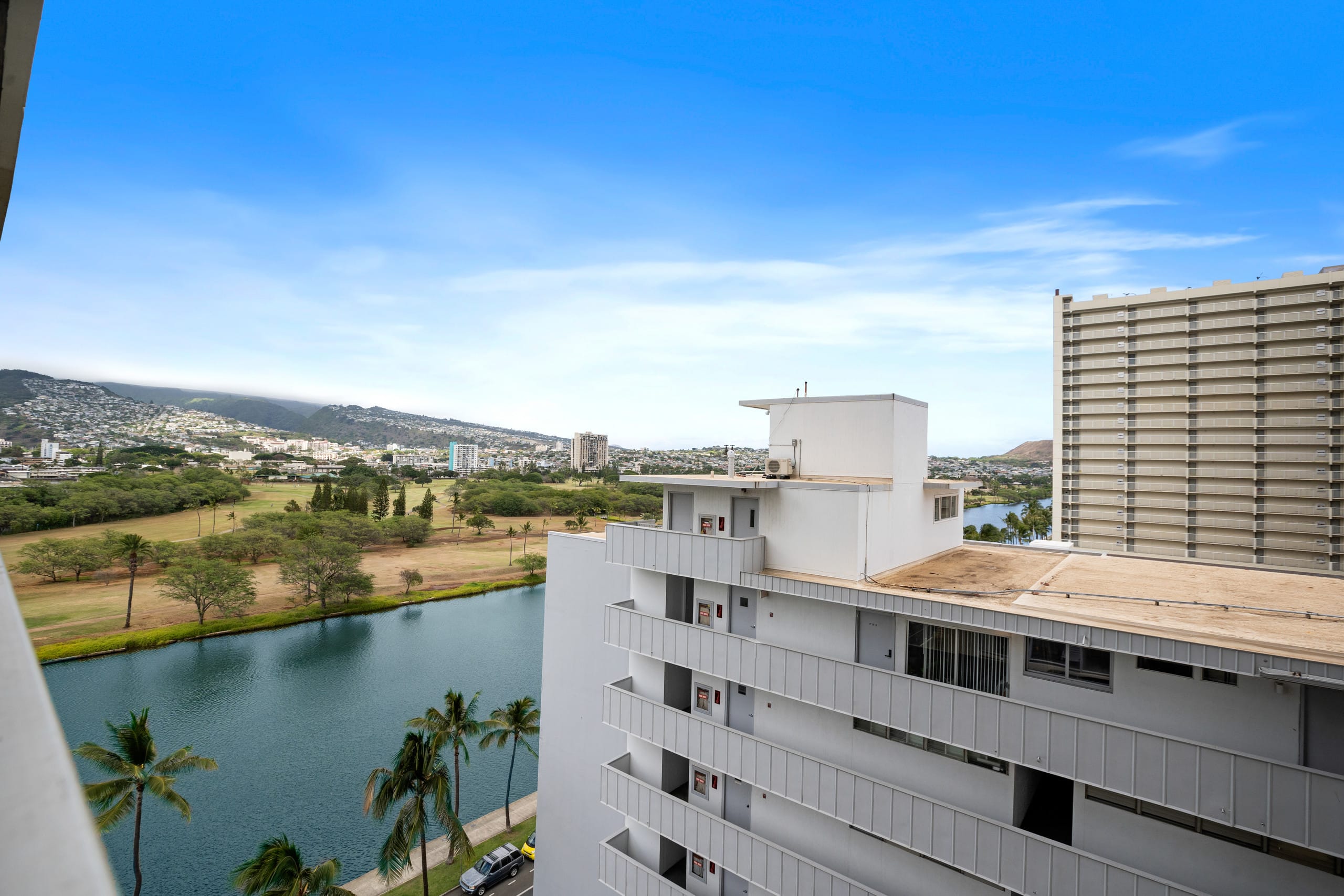Condo in Honolulu · ★4.82 · Studio · 2 beds · 1 bath - Image 11