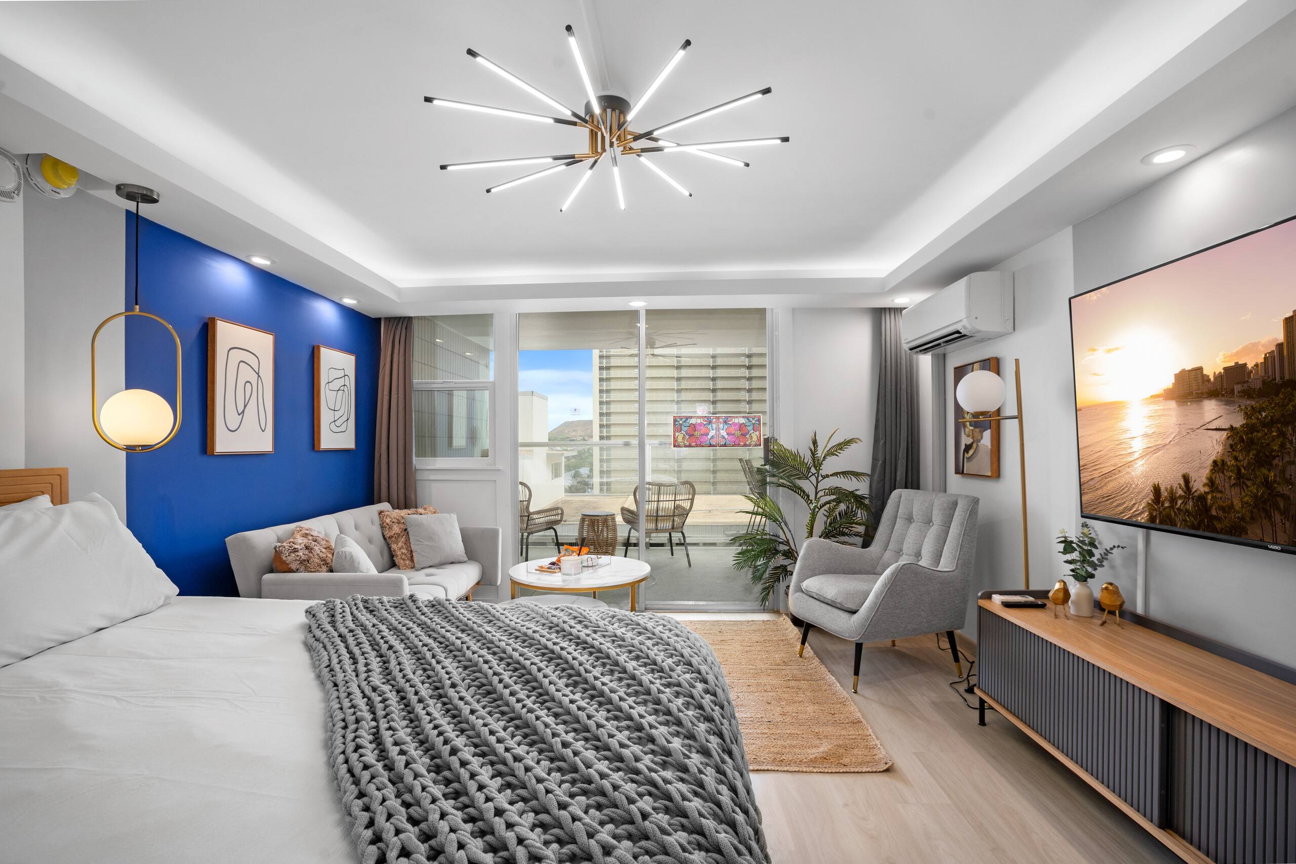 Condo in Honolulu · ★4.82 · Studio · 2 beds · 1 bath - Image 21