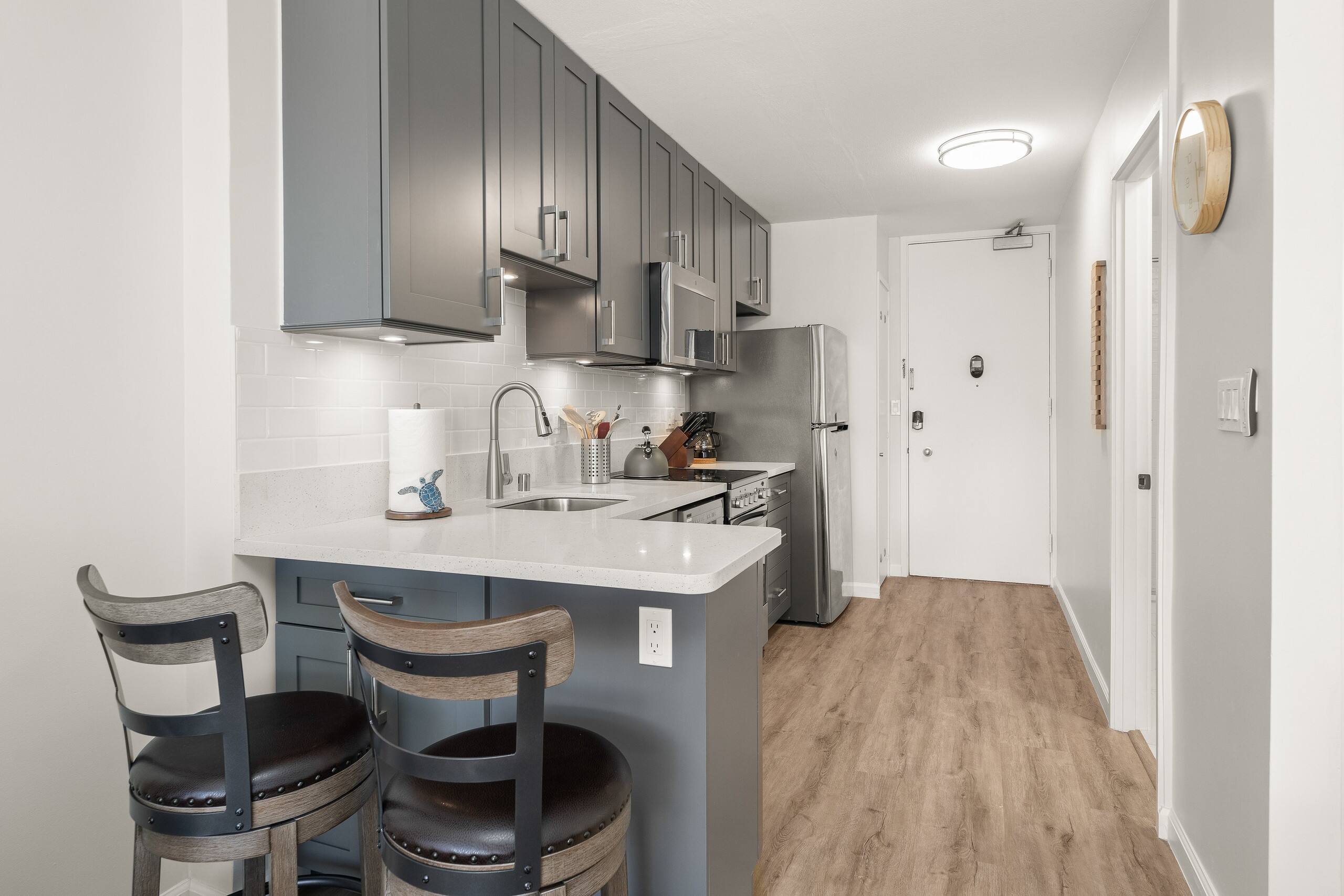 Condo in Honolulu · ★4.78 · Studio · 2 beds · 1 bath - Image 11