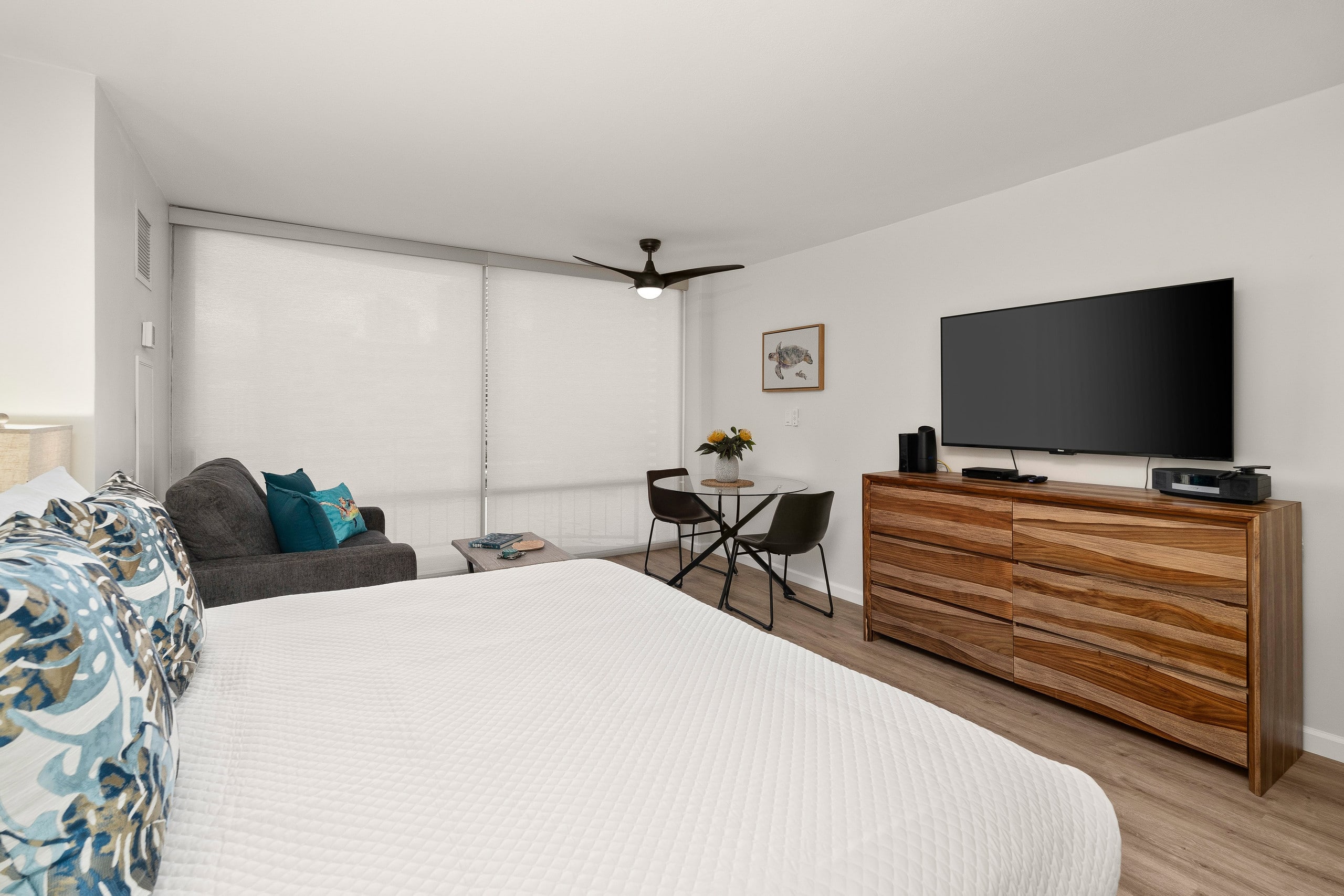 Condo in Honolulu · ★4.78 · Studio · 2 beds · 1 bath - Image 30