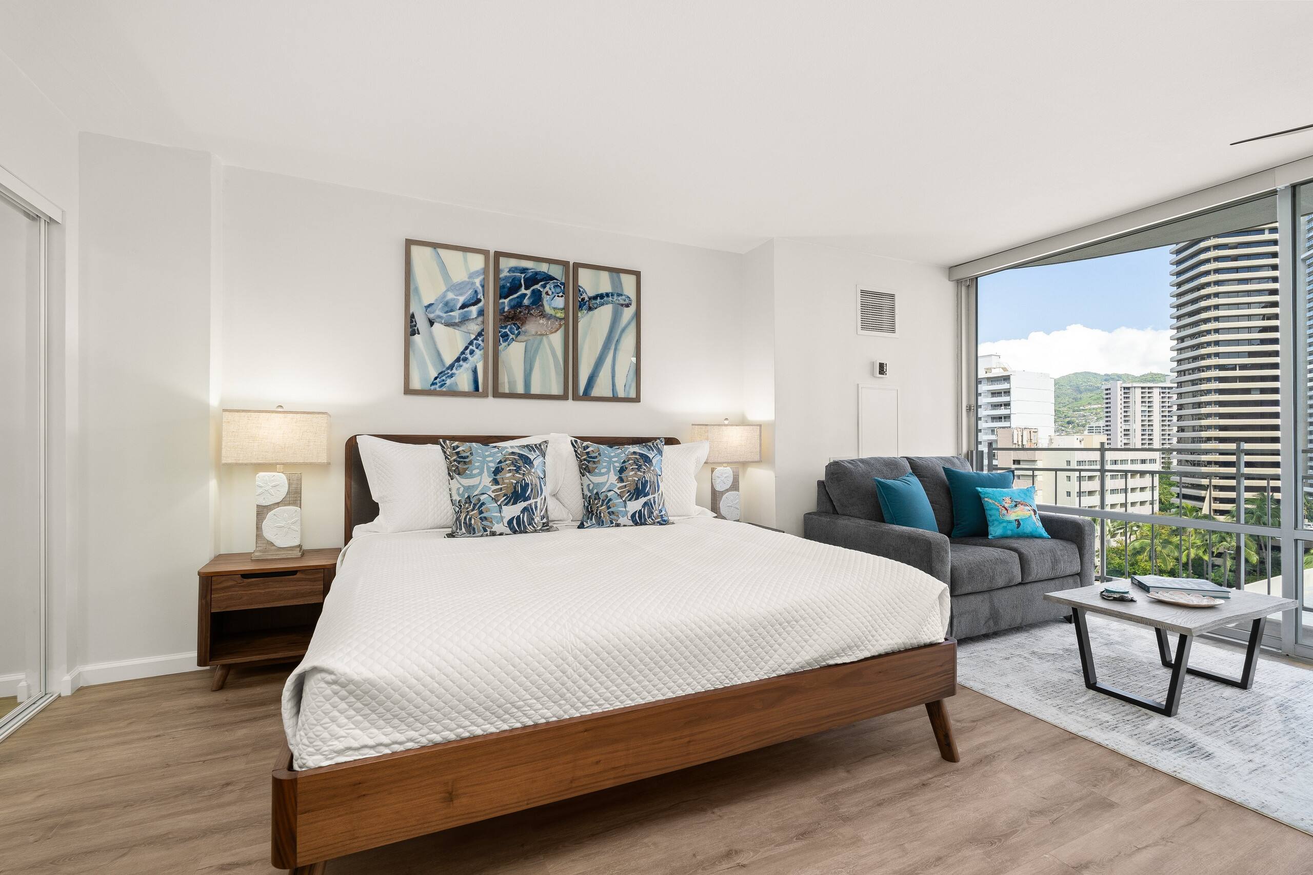 Condo in Honolulu · ★4.78 · Studio · 2 beds · 1 bath - Image 1