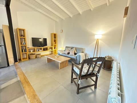 Popular Airbnb listing: Cabin with private garden and grill . Coirones 1 in Dina Huapi