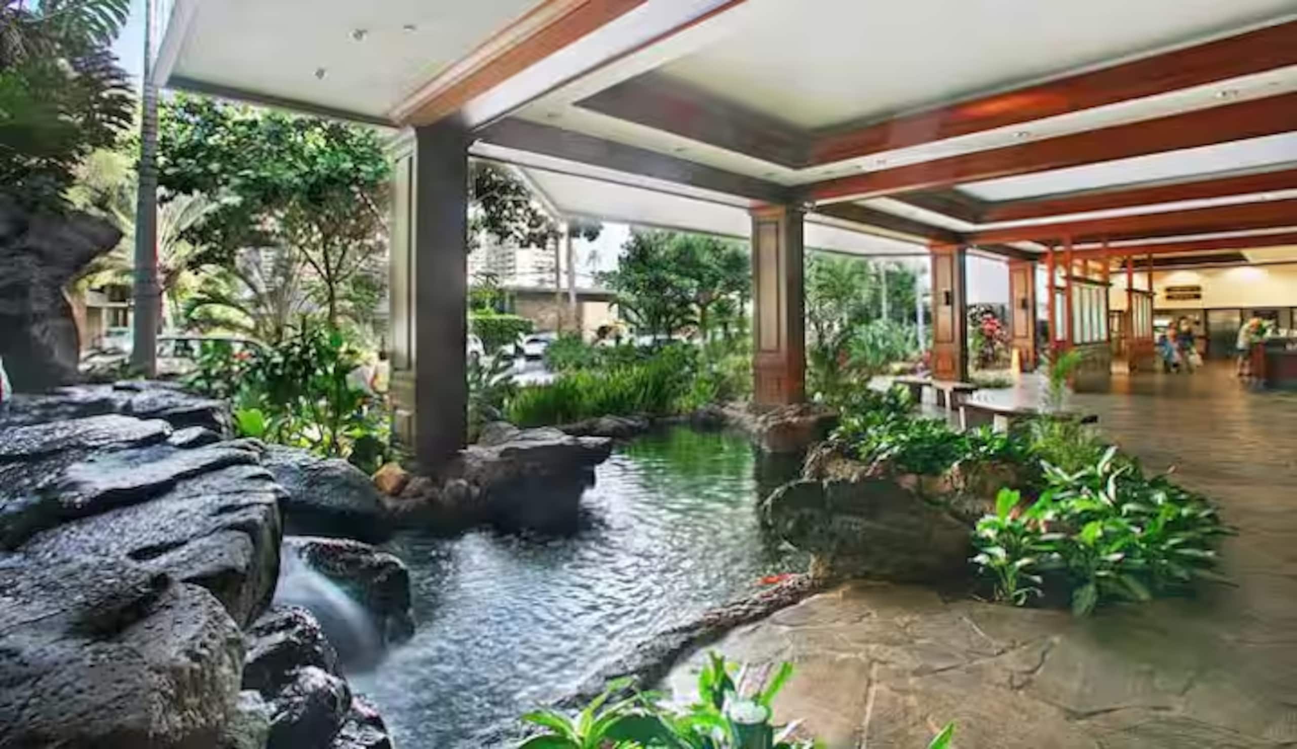 Brand New Listing! 1 BR Waikiki Condo/Free Parking - Image 17
