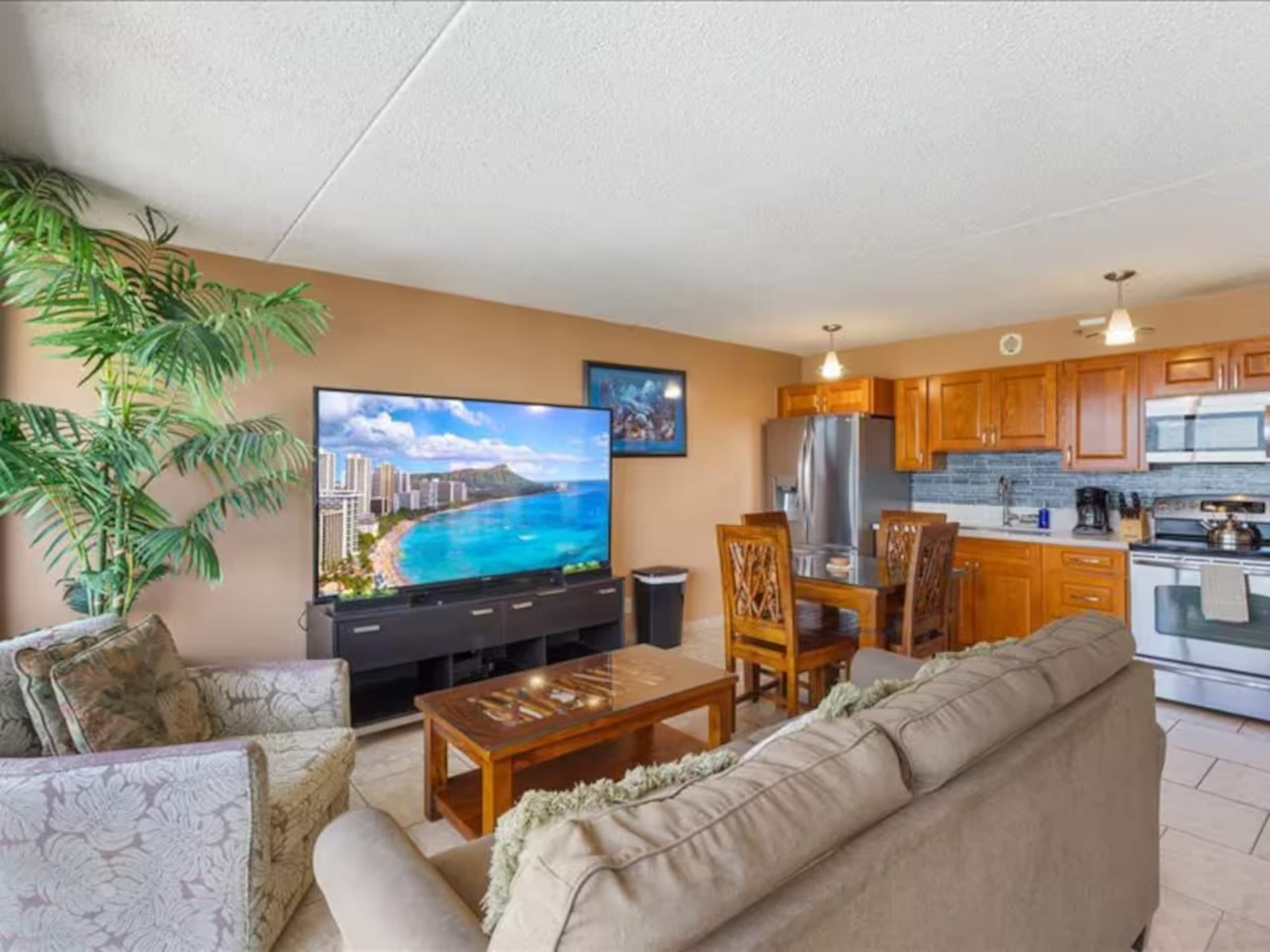 Brand New Listing! 1 BR Waikiki Condo/Free Parking - Image 3