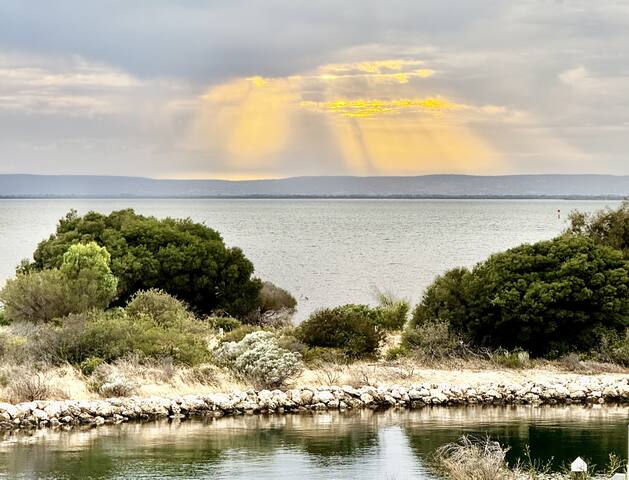 Sunrise Haven | on the Key – Relaxation awaits gallery image 2