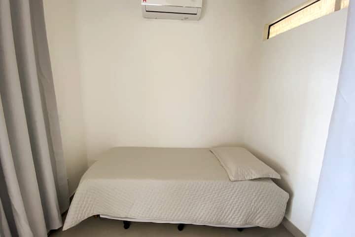 Dormitorio reversible, con una cama de una plaza