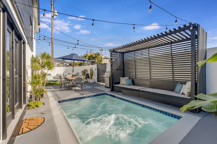 San Diego Modern Home with Pool/Hot tub