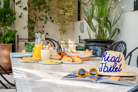Successful Airbnb property: Riad Jbilet, rooftop with heated pool, Kasbah in Méchouar Kasba