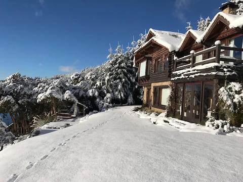Luxury Lake house jacuzzi Quetrihue Bariloche