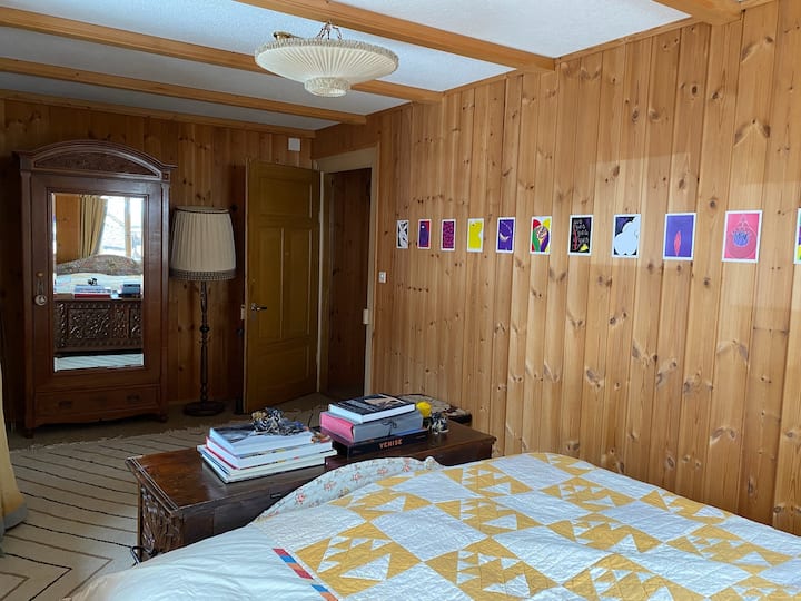 มีเตียงคู่ขนาดคิงไซส์ในห้อง 3