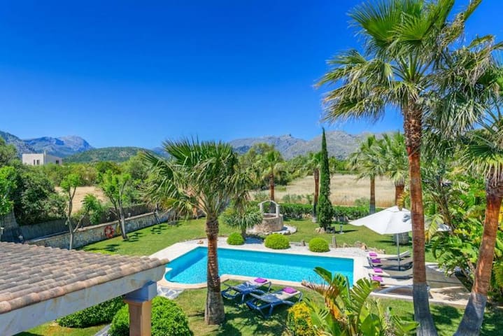 Luxury villa near beach in Port Pollensa