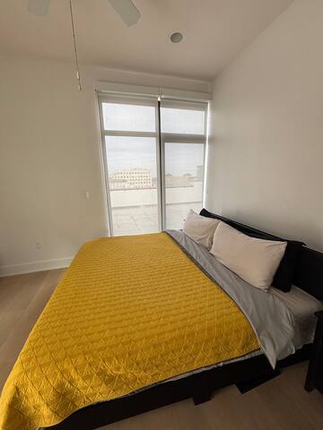 Luxury French Quarter Penthouse gallery image 4