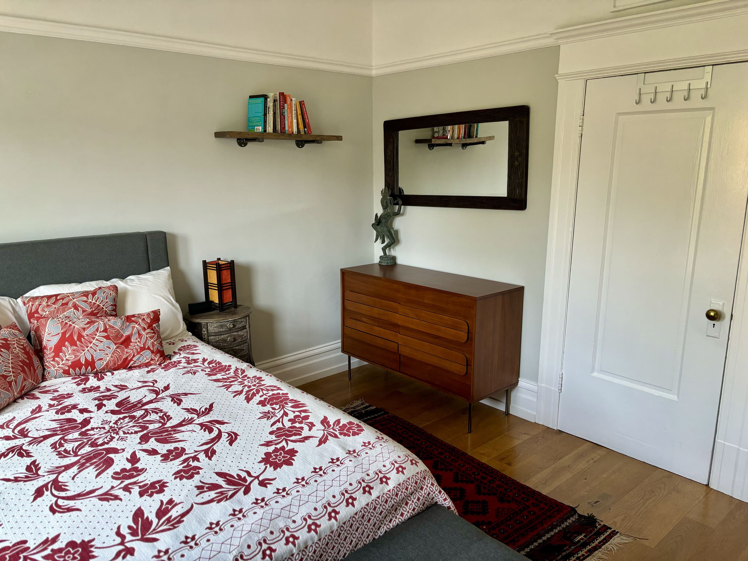 Condo in San Francisco · ★5.0 · 3 bedrooms · 2 beds · 1.5 baths - Image 10