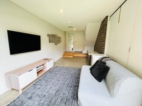 Top performing Airbnb: Coogee Beach -guesthouse in Coogee